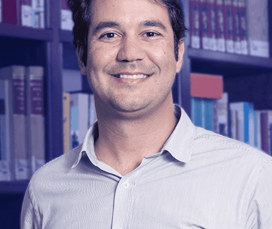 Moura: experiência em diversas áreas